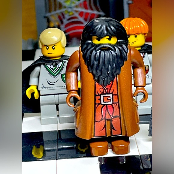 Lego Harry Potter Minifigures to Set 4709 Hogwarts Castle - Picture 4 of 9